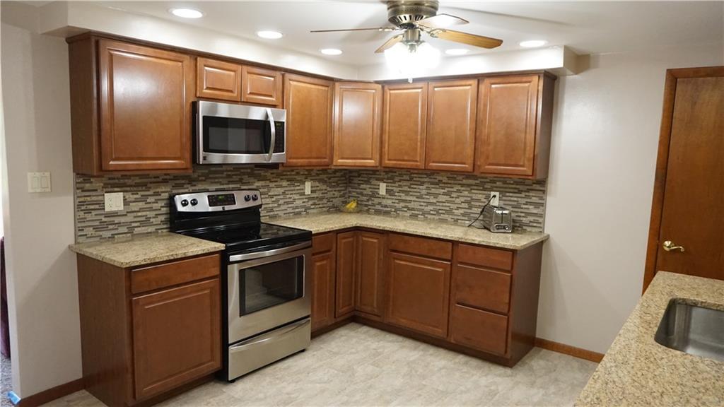 430 School Road Clinton, PA 15026 - Photo 4 of 25 Gallery Image 4