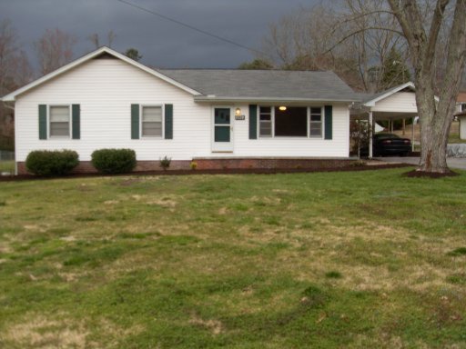 3178 West Wolf Valley Road Clinton, TN 37716 - Photo 1 of 19 Primary Photo