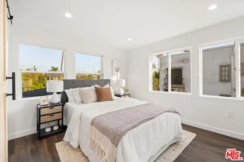 $1,179,000 | 2209 West Boulevard, Los Angeles, CA 90016