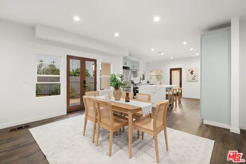 $1,179,000 | 2209 West Boulevard, Los Angeles, CA 90016