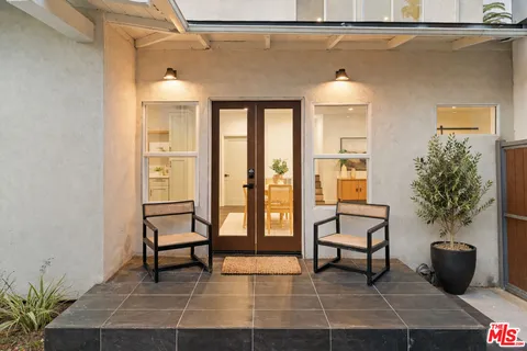 $1,179,000 | 2209 West Boulevard, Los Angeles, CA 90016