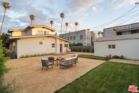 $1,179,000 | 2209 West Boulevard, Los Angeles, CA 90016
