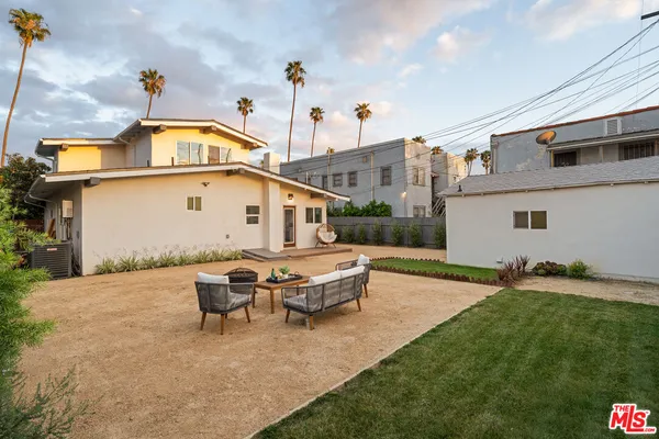 $1,179,000 | 2209 West Boulevard, Los Angeles, CA 90016