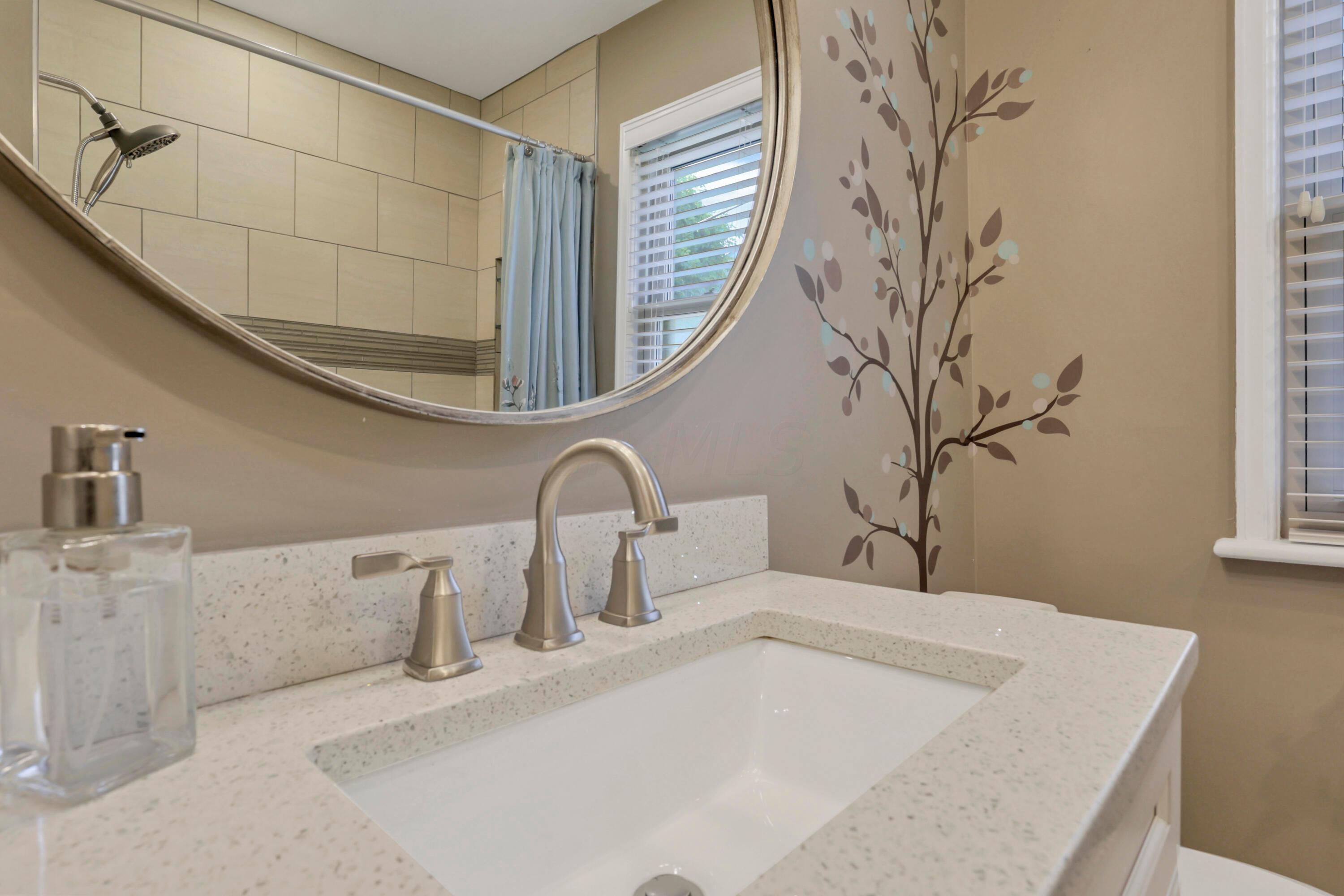 23 East Weisheimer Road Columbus, OH 43214 - Photo 22 of 50 0N4A3082
