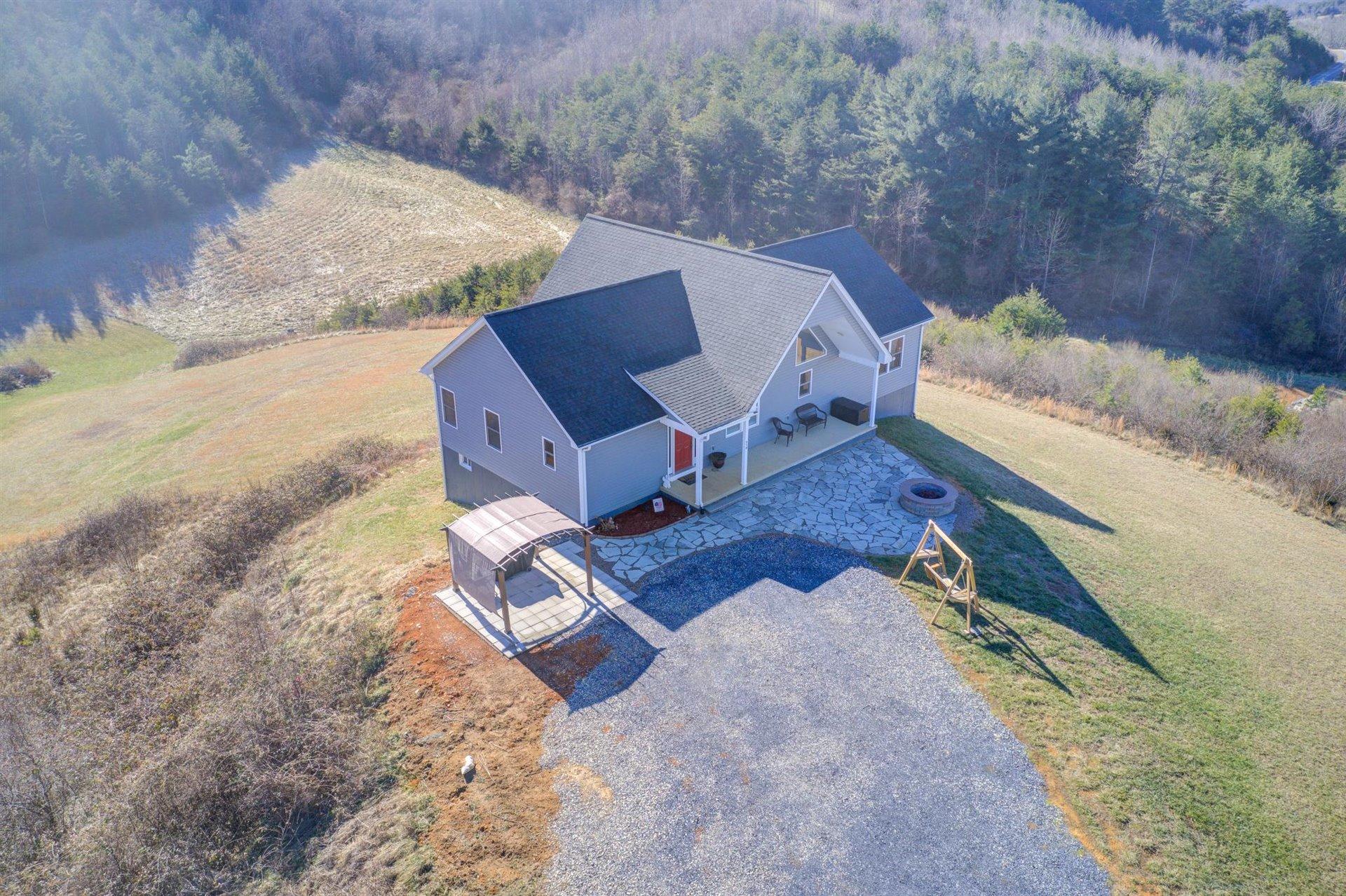 950 Longfield Road Fincastle, VA 24090 - Photo 3 of 51 03-0113-13