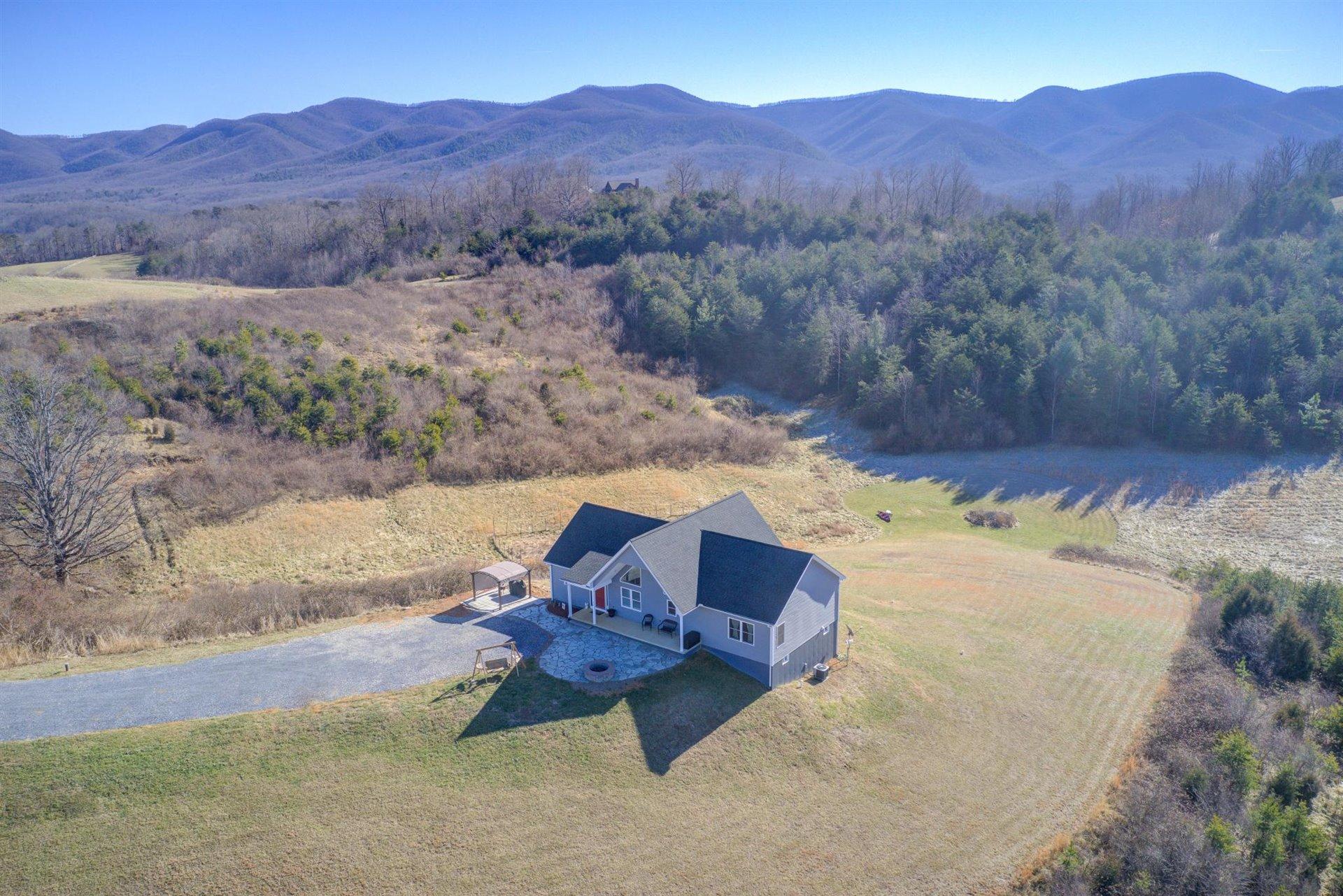 950 Longfield Road Fincastle, VA 24090 - Photo 4 of 51 04-0113-16