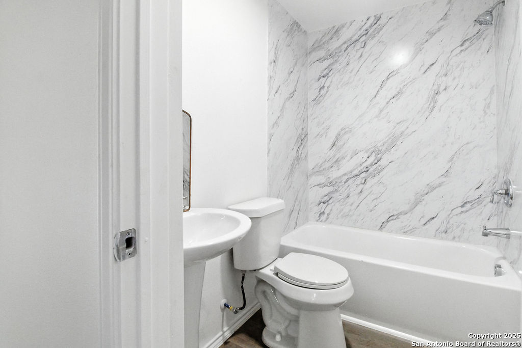 725 East Pine Street Seguin, TX 78155 - Photo 16 of 21