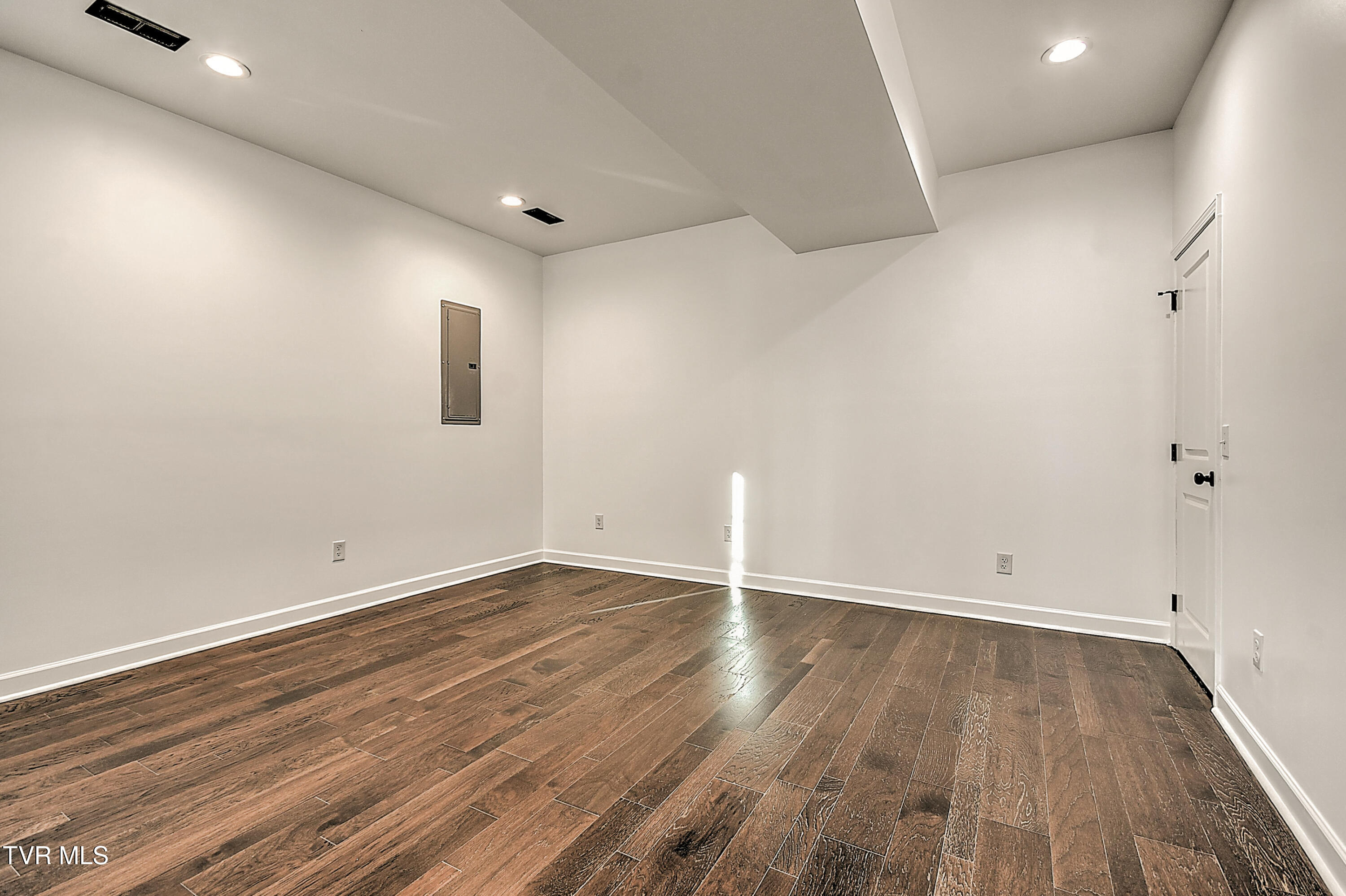 143 Daniel Lane Elizabethton, TN 37643 - Photo 19 of 41 143 Daniels Ln MB-21