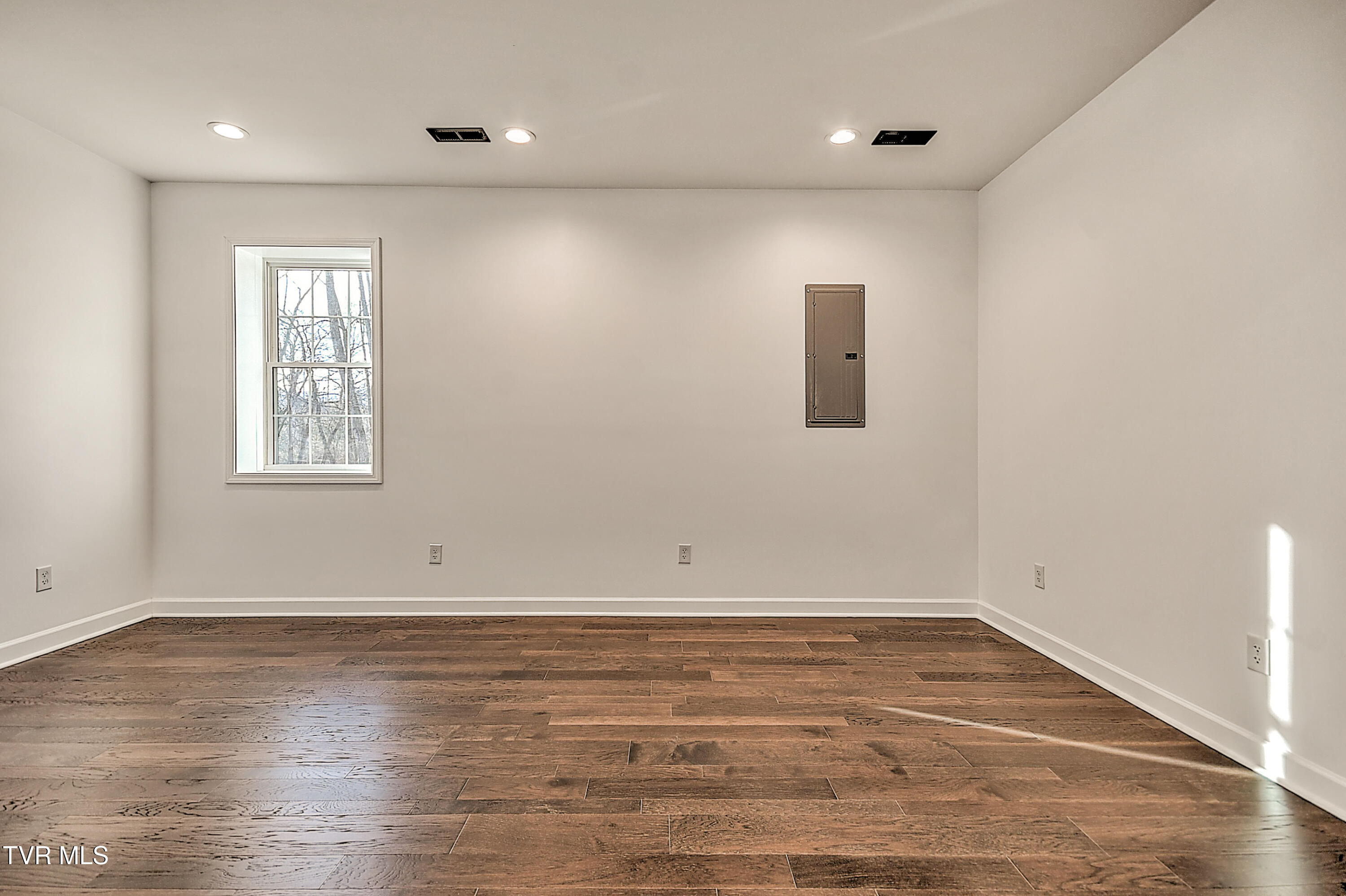 143 Daniel Lane Elizabethton, TN 37643 - Photo 20 of 41 143 Daniels Ln MB-22