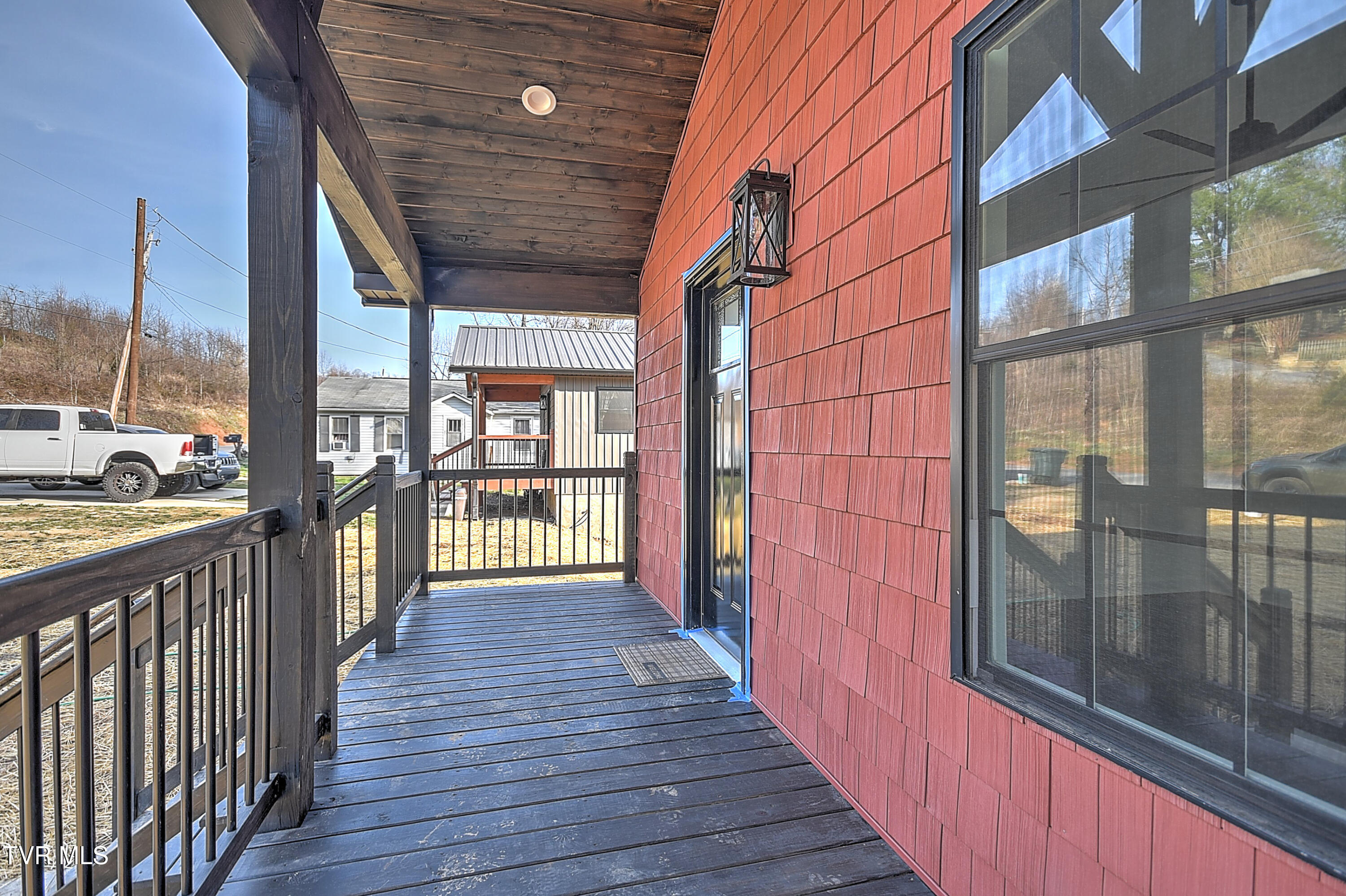 143 Daniel Lane Elizabethton, TN 37643 - Photo 2 of 41 143 Daniels Ln MB-4