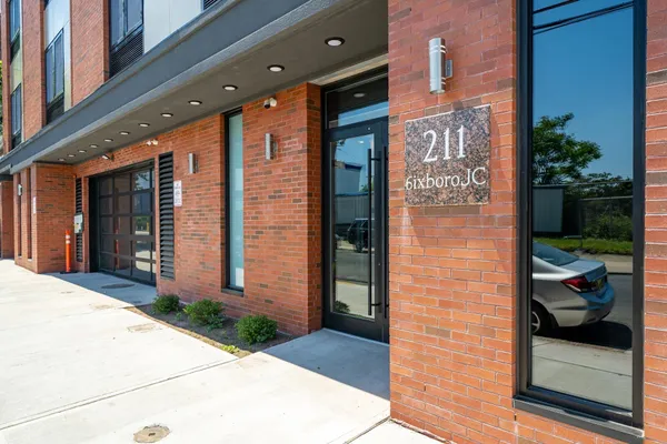 $2,795 | 211 Baldwin Avenue, Unit 507, Jersey City, NJ 07306
