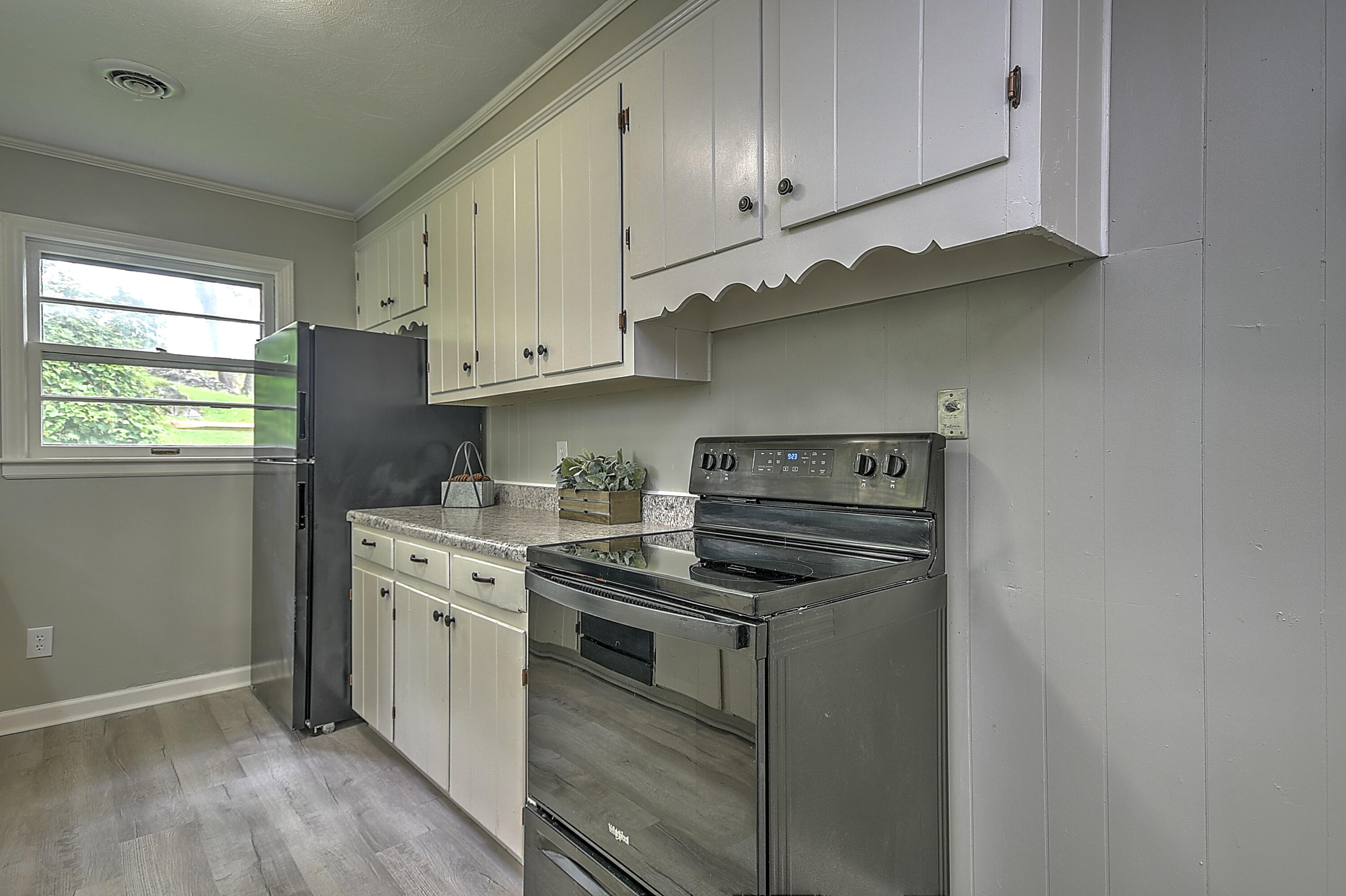 368 Robin Circle Bristol, VA 24202 - Photo 11 of 39 Robin-8