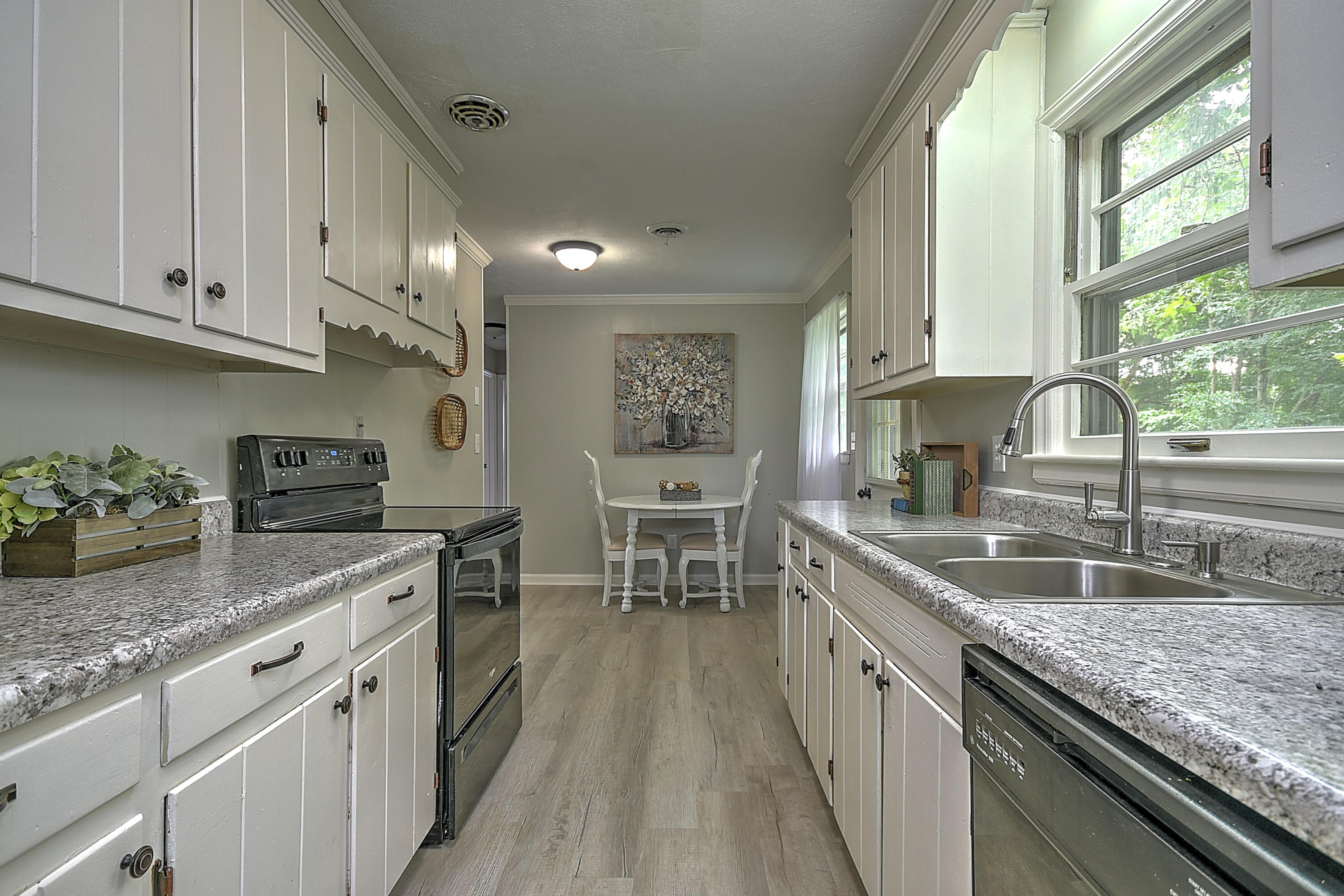 368 Robin Circle Bristol, VA 24202 - Photo 13 of 39 Robin-10