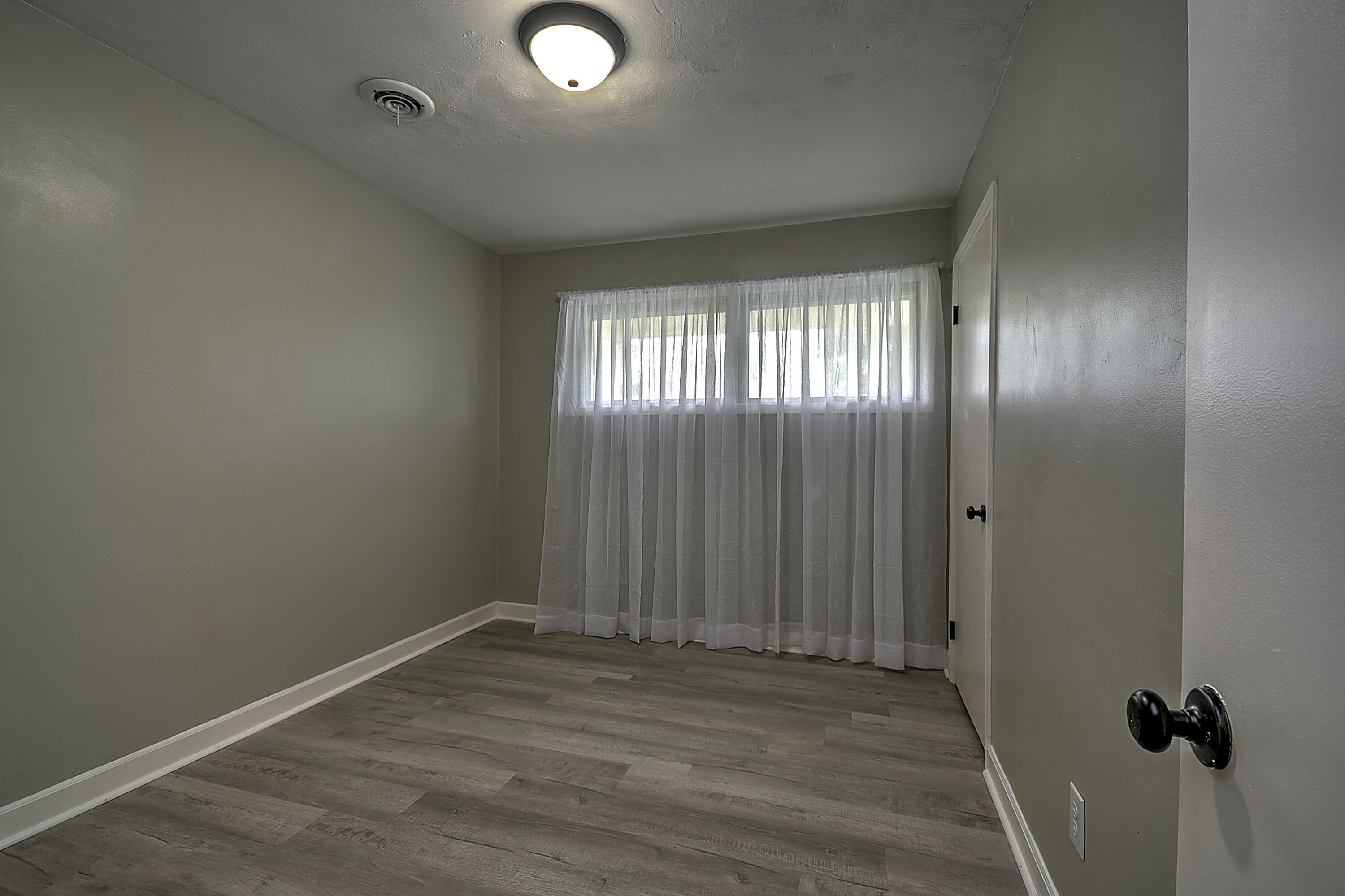 368 Robin Circle Bristol, VA 24202 - Photo 16 of 39 Robin-25