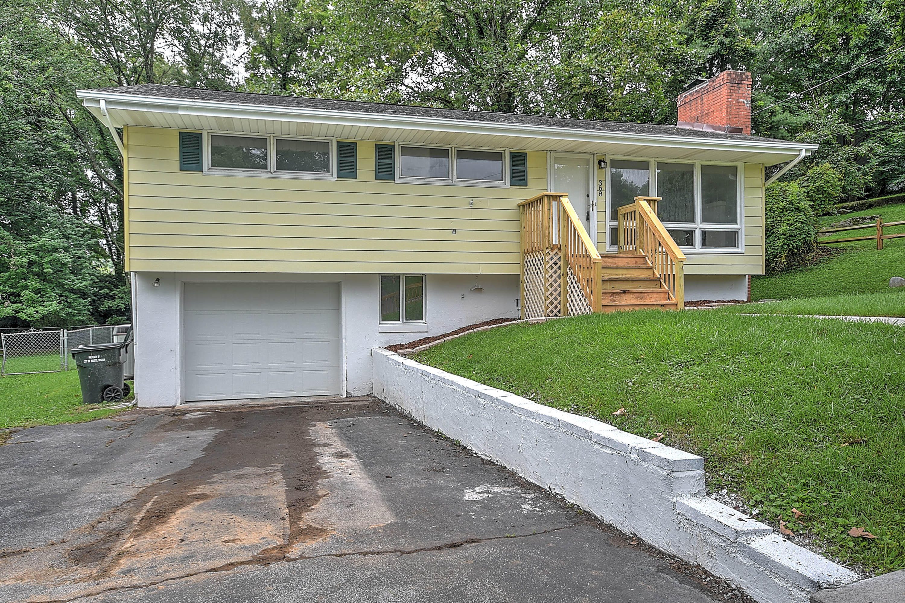 368 Robin Circle Bristol, VA 24202 - Photo 4 of 39 Robin Circle_-5