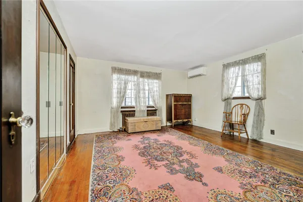 $1,399,888 | 164-04 33rd Avenue | Murray Hill - Flushing