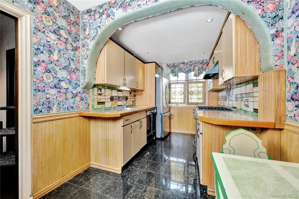 $1,399,888 | 164-04 33rd Avenue | Murray Hill - Flushing