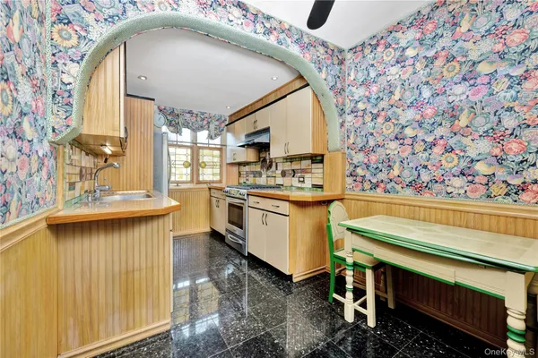 $1,399,888 | 164-04 33rd Avenue | Murray Hill - Flushing