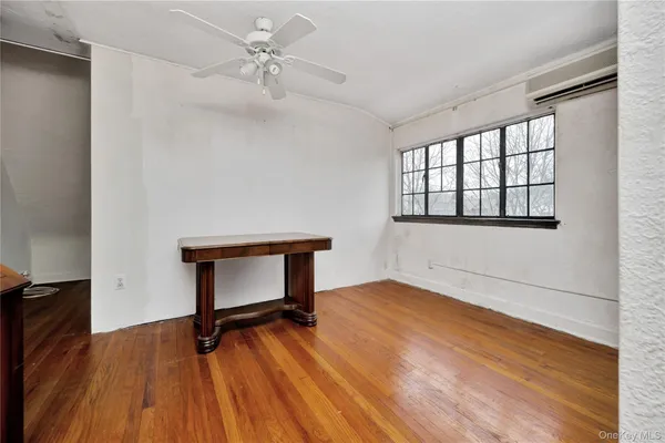 $1,399,888 | 164-04 33rd Avenue | Murray Hill - Flushing