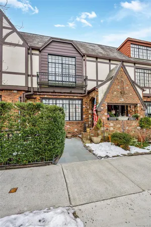 $1,399,888 | 164-04 33rd Avenue | Murray Hill - Flushing