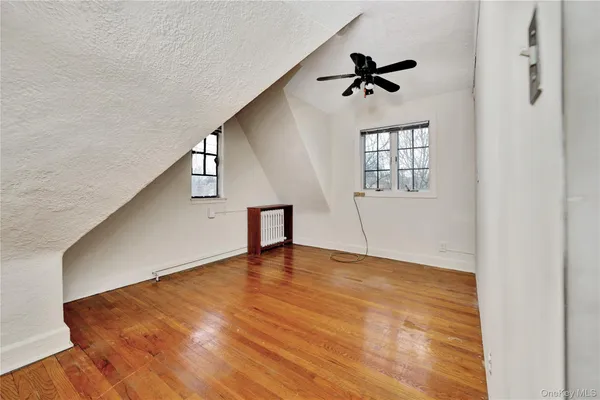 $1,399,888 | 164-04 33rd Avenue | Murray Hill - Flushing