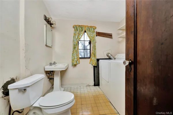 $1,399,888 | 164-04 33rd Avenue | Murray Hill - Flushing