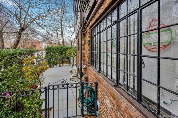 $1,399,888 | 164-04 33rd Avenue | Murray Hill - Flushing