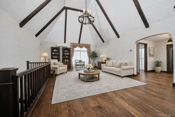 $1,399,888 | 164-04 33rd Avenue | Murray Hill - Flushing