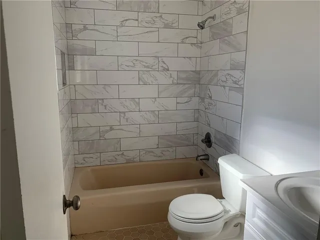 $2,000 | 1010 Carrollton Avenue, Metairie, LA 70005