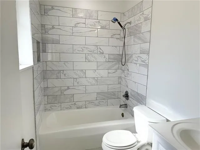 $2,000 | 1010 Carrollton Avenue, Metairie, LA 70005