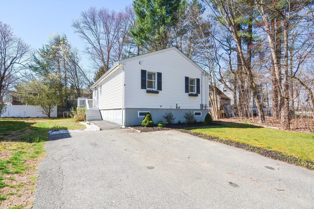 3 Rumford Road Norton, MA 02766 - Photo 4 of 39 Gallery Image 4