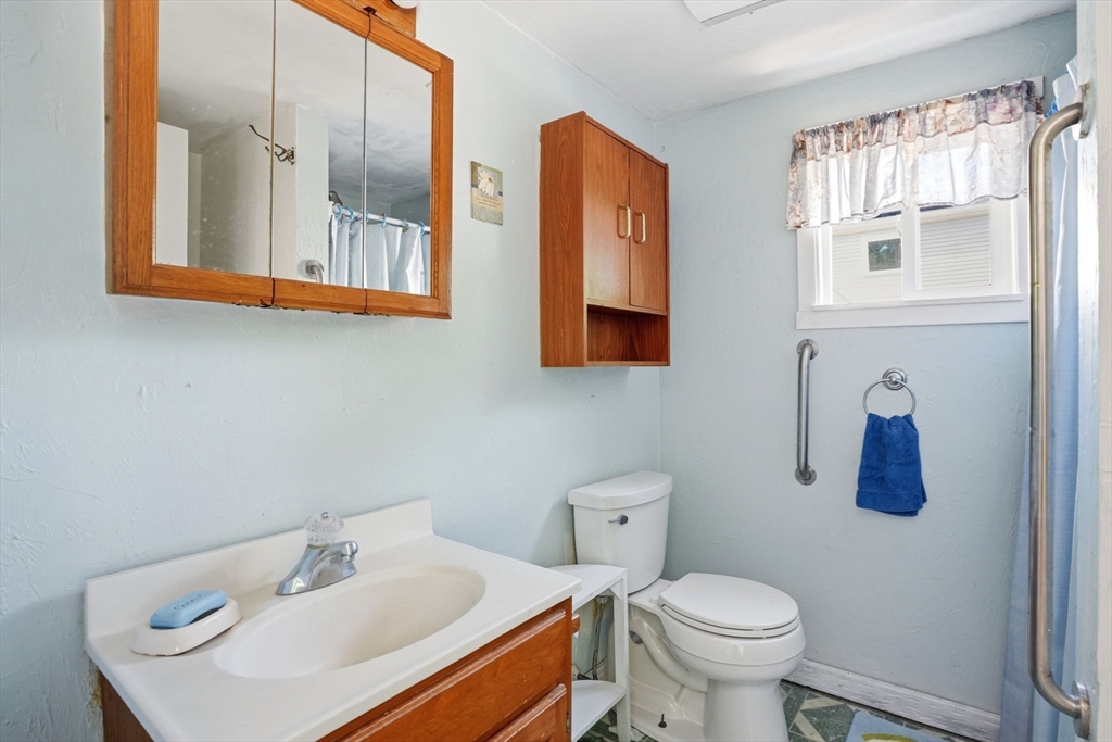 13 Clapp Road Hanover, MA 02339 - Photo 17 of 33