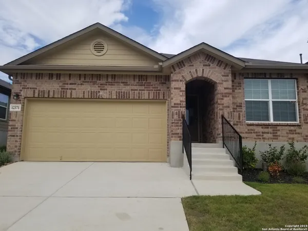 $1,900 | 12371 Erstein Valley, Schertz, TX 78154
