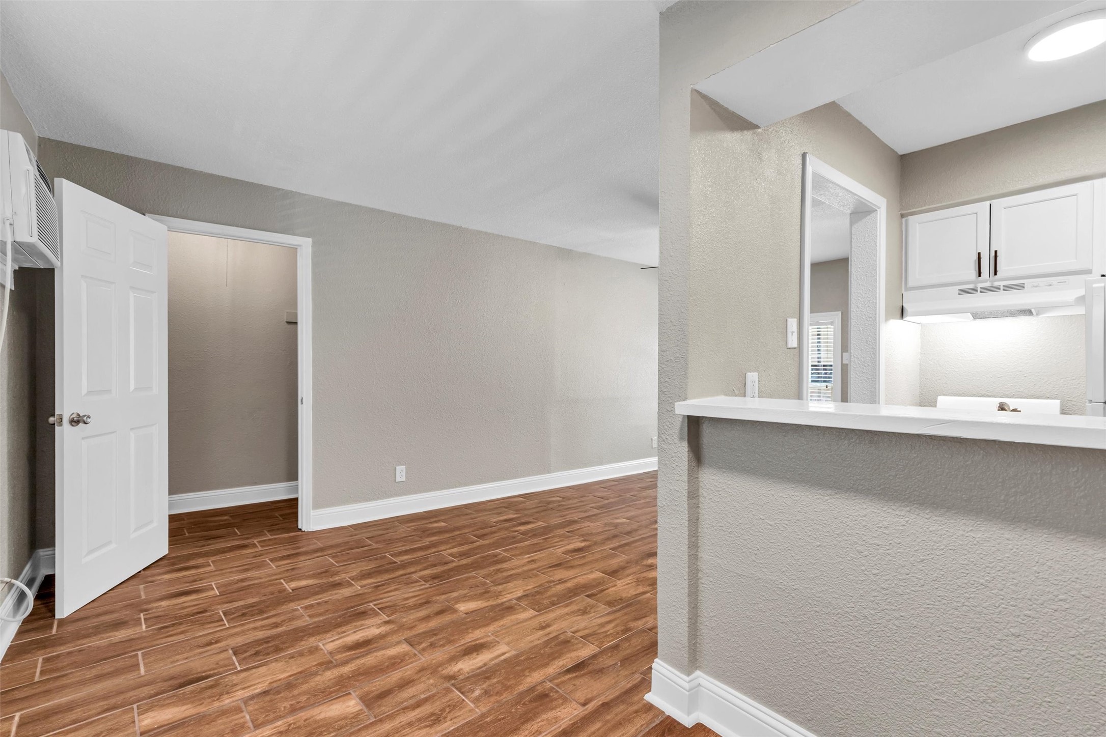 1423 Hawthorne Street, Unit 2 Houston, TX 77006 - Photo 3 of 22