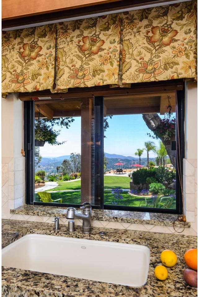 15454 Markar Road Poway, CA 92064 - Photo 11 of 25