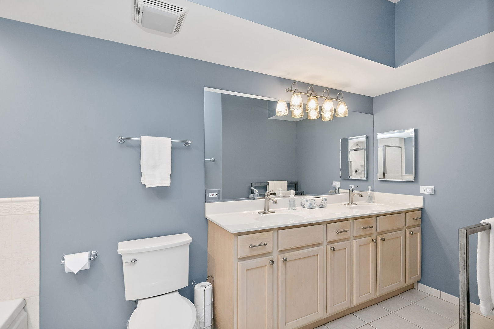 104 North Plum Grove Road, Unit 504 Palatine, IL 60067 - Photo 18 of 32