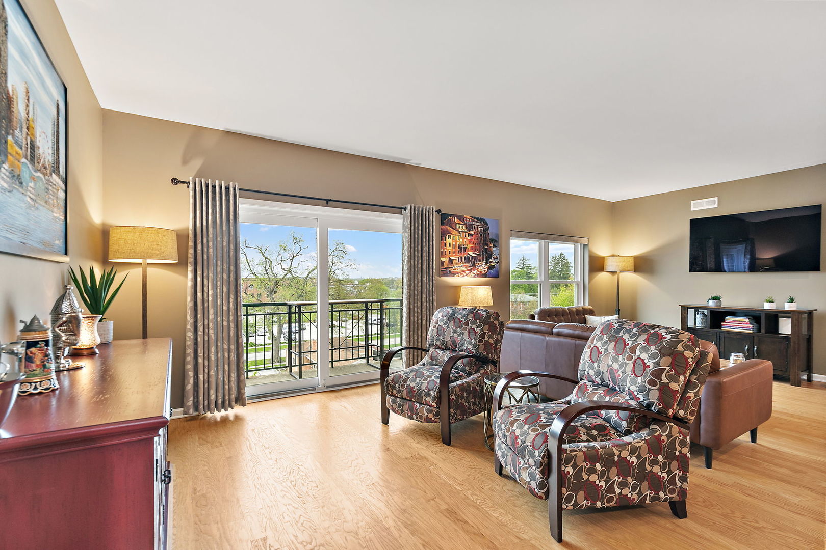 104 North Plum Grove Road, Unit 504 Palatine, IL 60067 - Photo 7 of 32