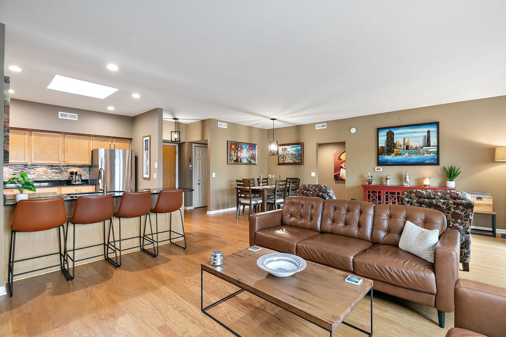 104 North Plum Grove Road, Unit 504 Palatine, IL 60067 - Photo 10 of 32