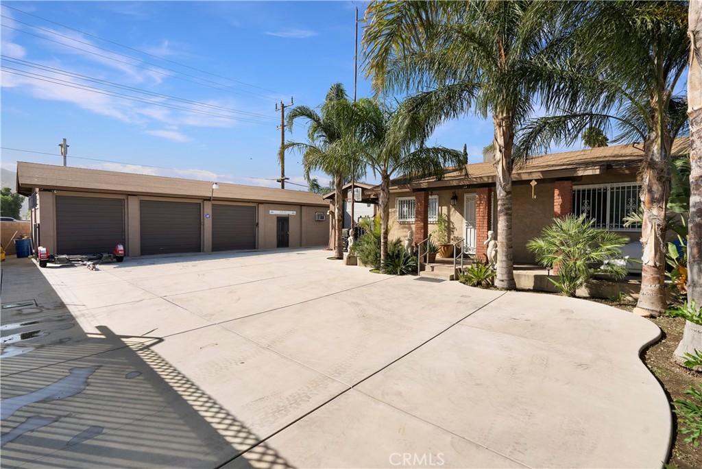 489 East Livingston St  