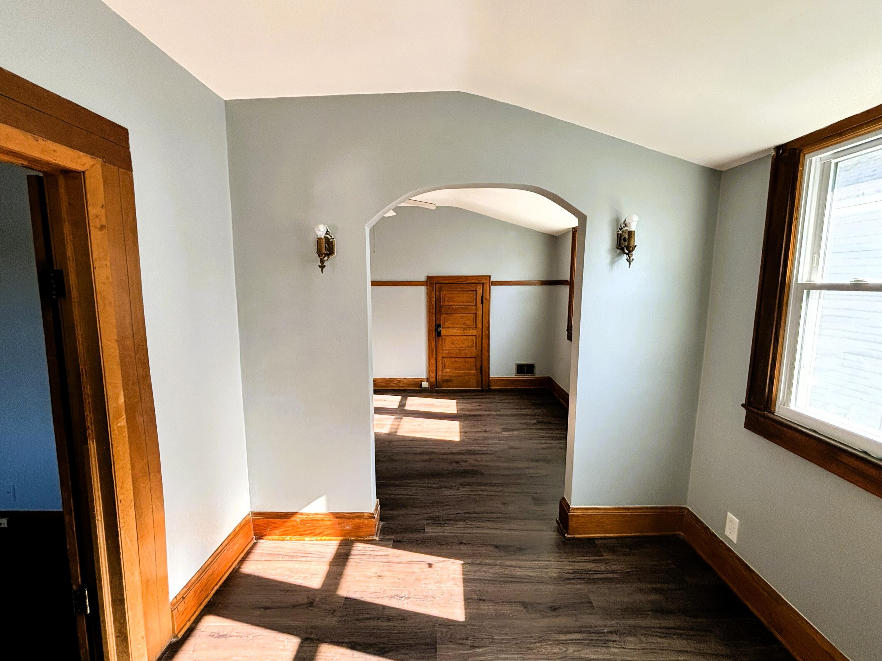 3531 North 20th Street Milwaukee, WI 53206 - Photo 29 of 33 Upper - Den.Living