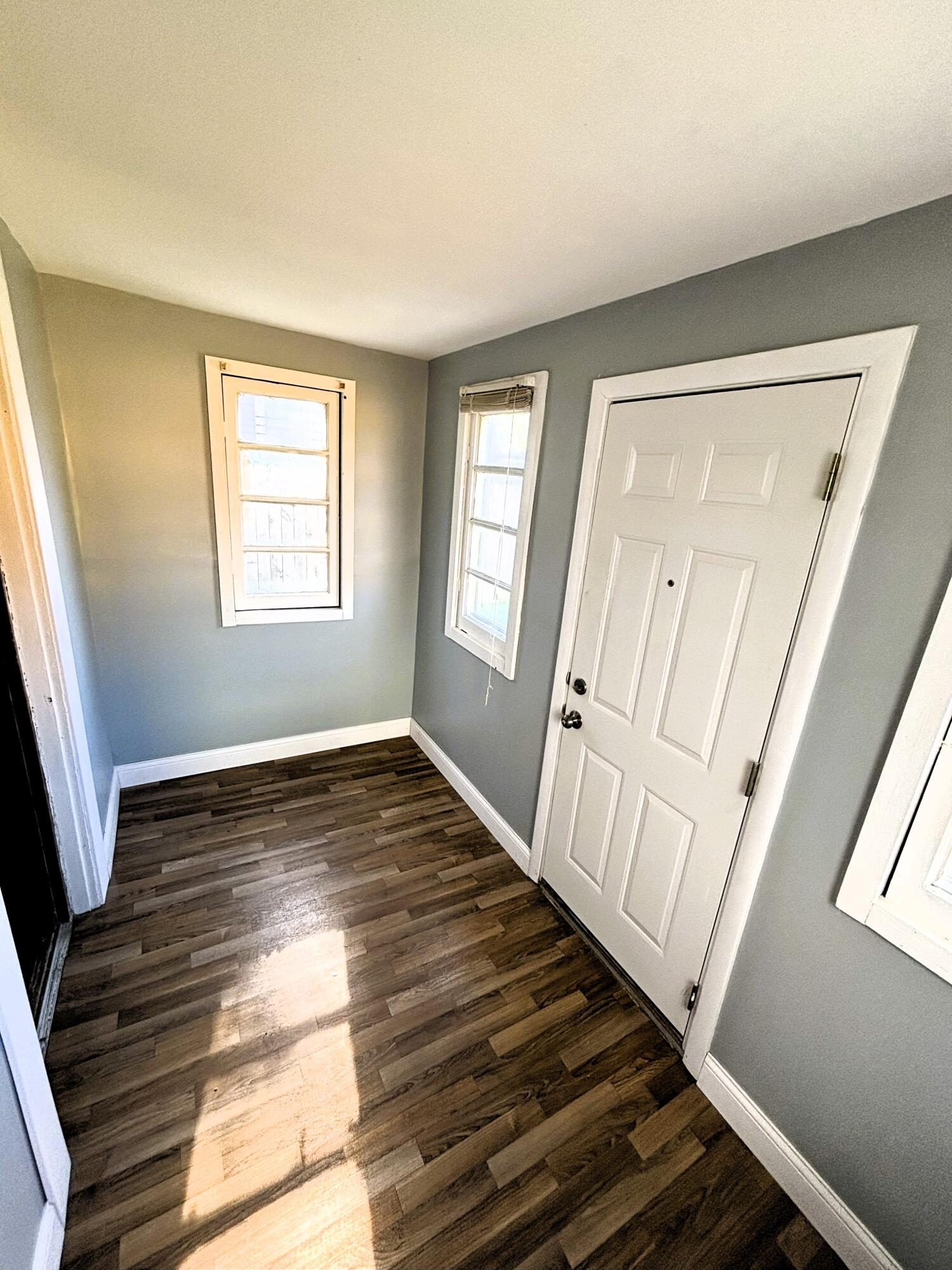 3531 North 20th Street Milwaukee, WI 53206 - Photo 30 of 33 Entry - Foyer