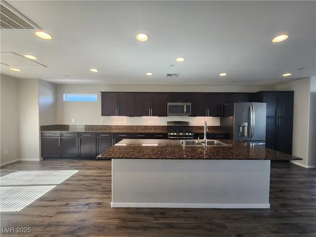 $1,950 | 9050 West Tropicana Avenue, Unit 1017, Las Vegas, NV 89147