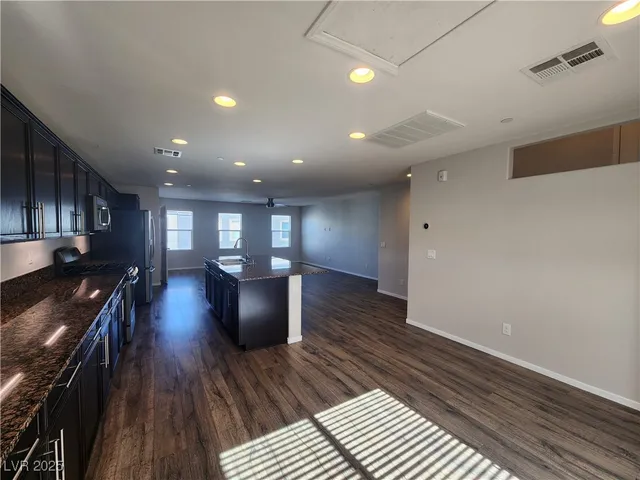 $1,950 | 9050 West Tropicana Avenue, Unit 1017, Las Vegas, NV 89147