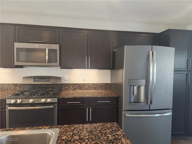 $1,950 | 9050 West Tropicana Avenue, Unit 1017, Las Vegas, NV 89147