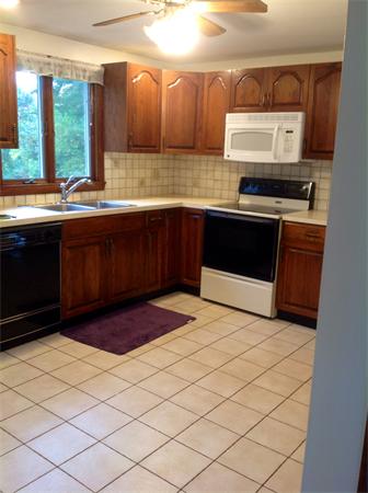 32 Farnham Road Stoughton, MA 02072 - Photo 7 of 11