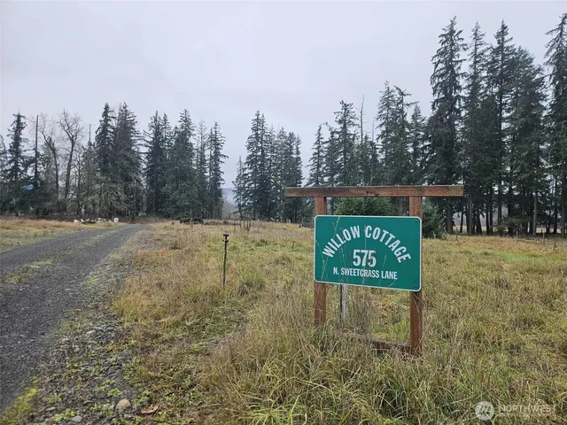 $2,300 | 575 Sweetgrass Lane, Shelton, WA 98584