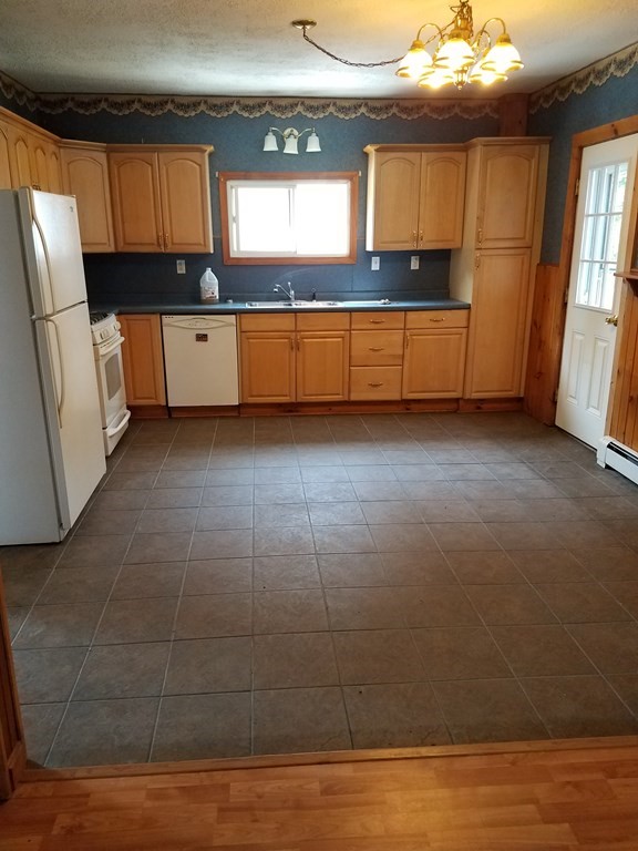 76 Everett Street Middleboro, MA 02346 - Photo 4 of 15