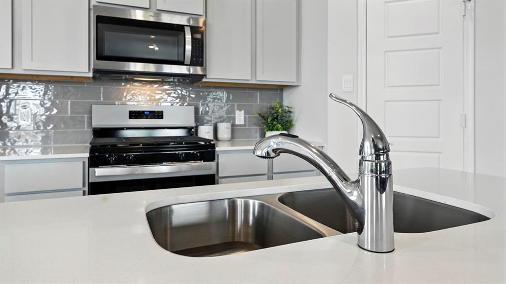 2613 Mexia Lane Pilot Point, TX 76258 - Photo 33 of 38