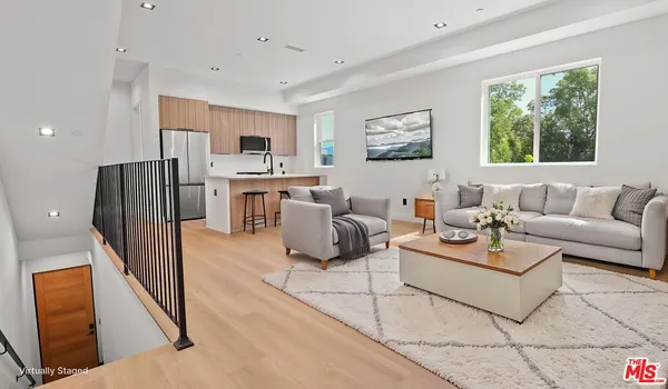 $4,720 | 10842 Peach Grove Street, Unit 1/2, North Hollywood, CA 91601