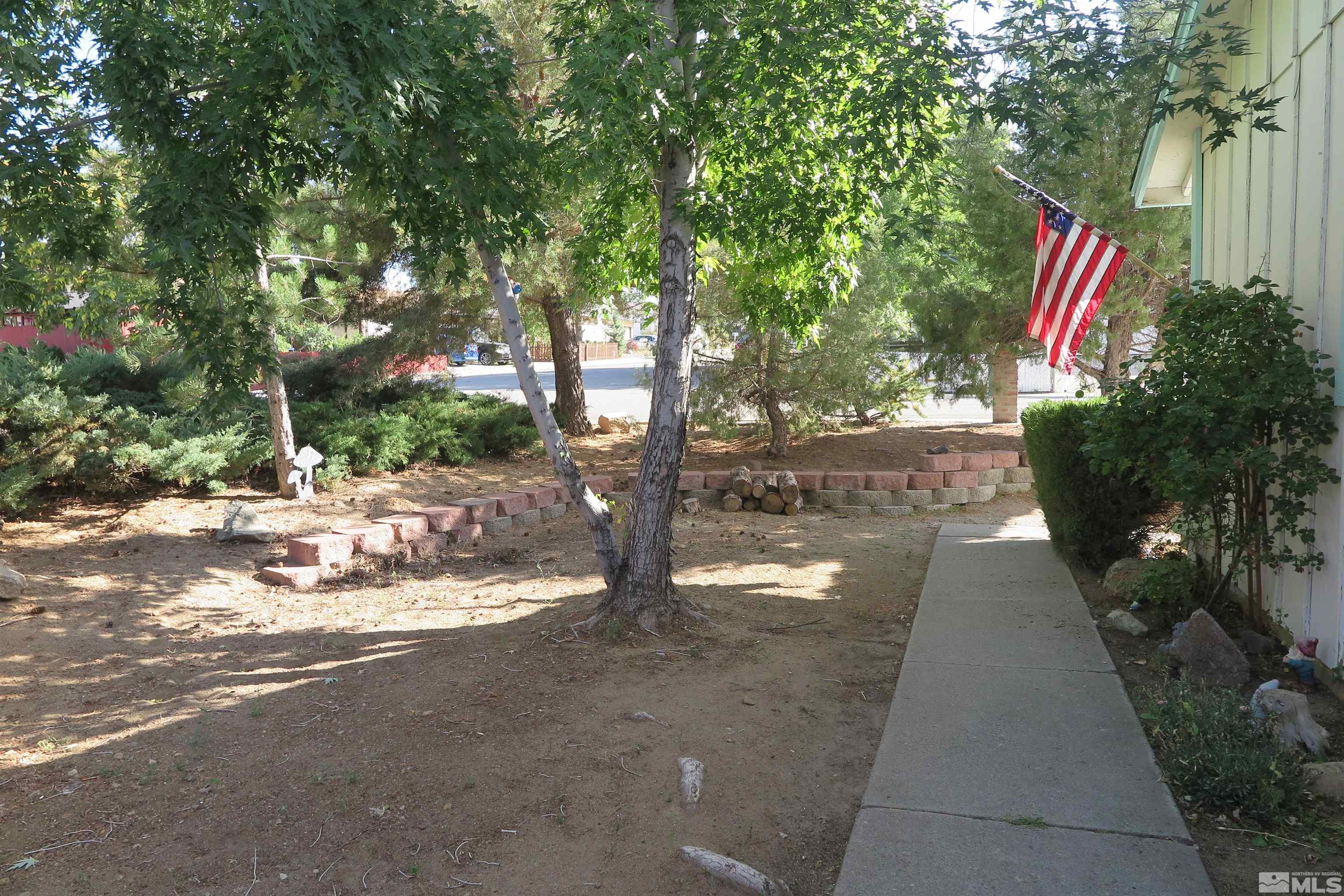 6825 Flower Street Reno, NV 89506 - Photo 4 of 35